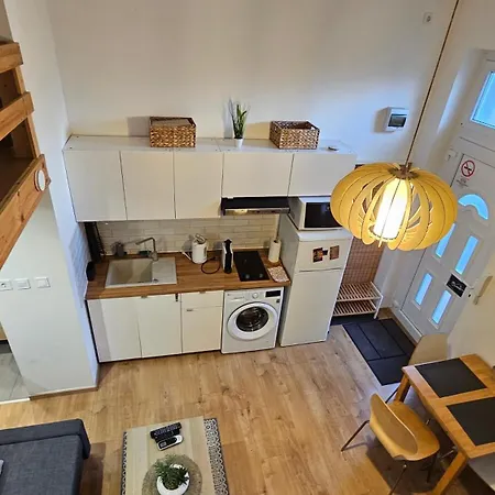 Lägenhet Next To The Metro Line 4 *