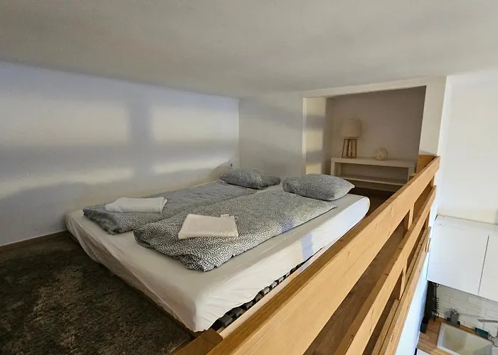 Lägenhet Next To The Metro Line 4