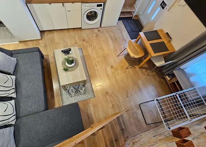 Lägenhet Next To The Metro Line 4 *